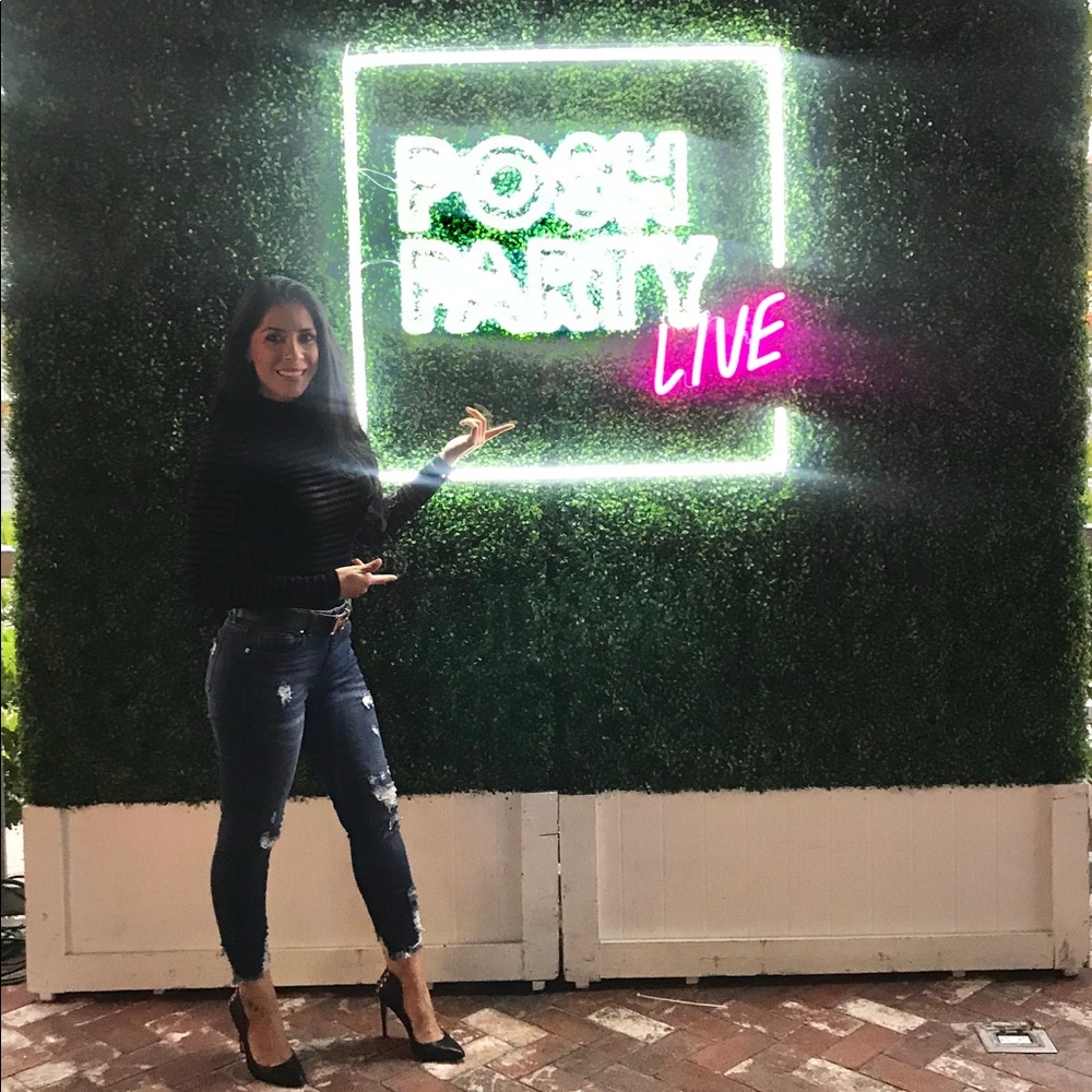 Meet your Posher, Lily 🙋🏻‍♀️